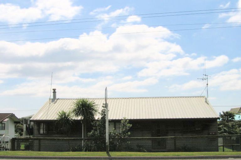 Photo of property in 1131 Papamoa Beach Road, Papamoa Beach, Papamoa, 3118