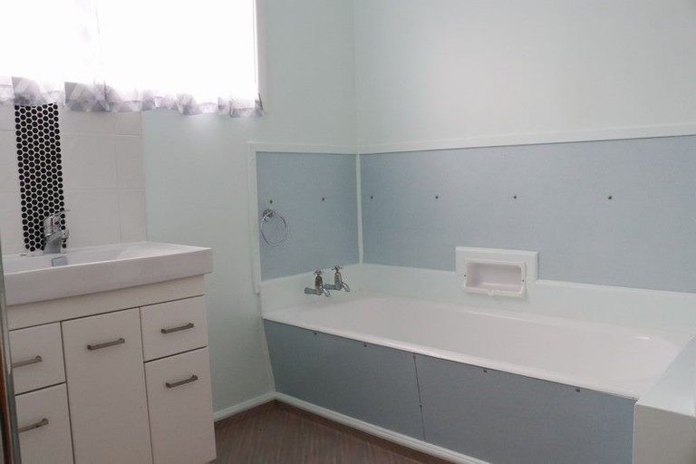 Photo of property in 18 Murch Place, Tawhero, Whanganui, 4500