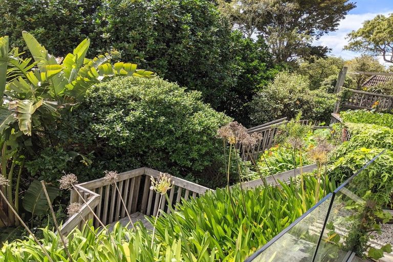 Photo of property in 90 Exmouth Road, Northcote, Auckland, 0627