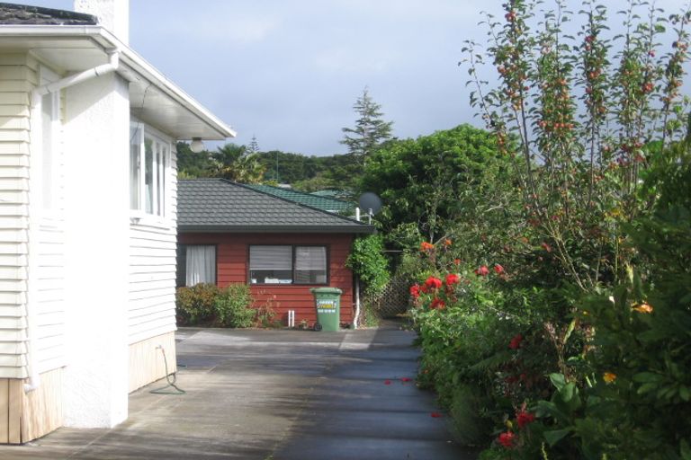 Photo of property in 1/51 Northcote Road, Hillcrest, Auckland, 0627