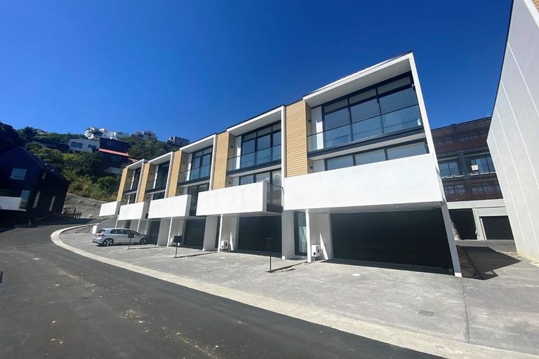 Photo of property in 7 Jean Caldwell Way, Island Bay, Wellington, 6023