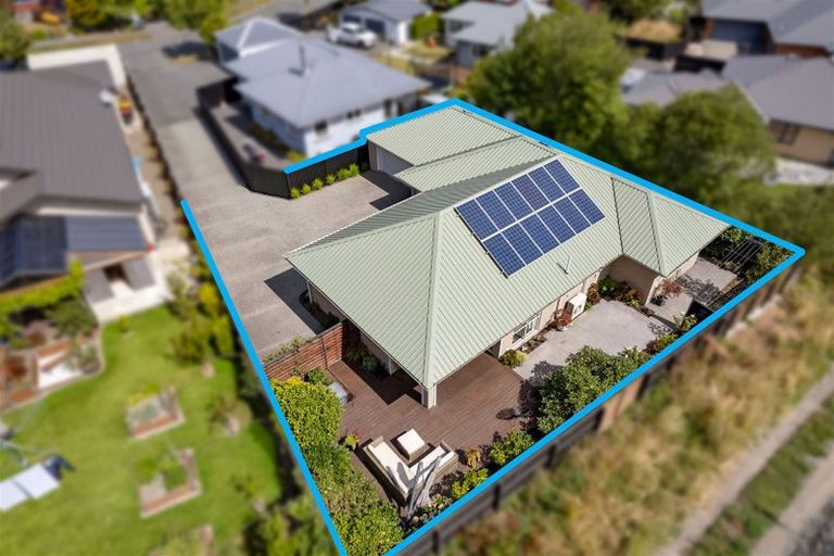 Photo of property in 15a Canberra Place, Redwood, Christchurch, 8051