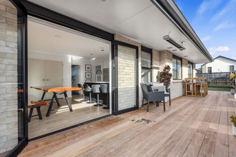 Photo of property in 19 Kuihi Street, Poike, Tauranga, 3112