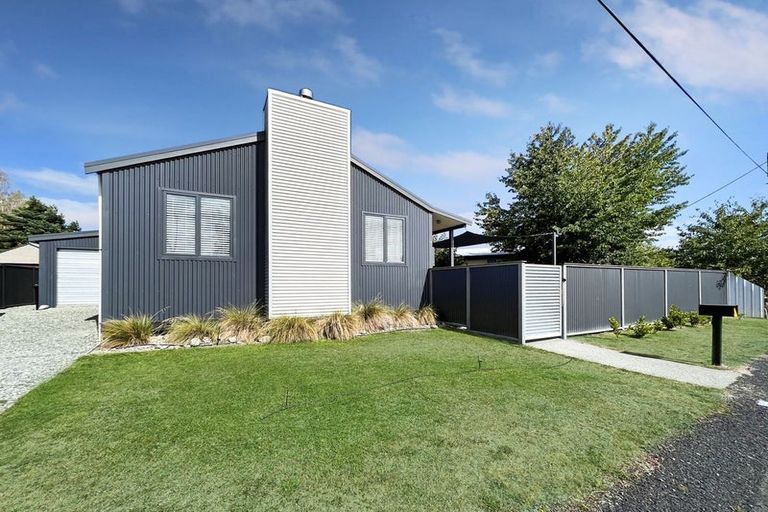 Photo of property in 14 Fraser Crescent, Twizel, 7901