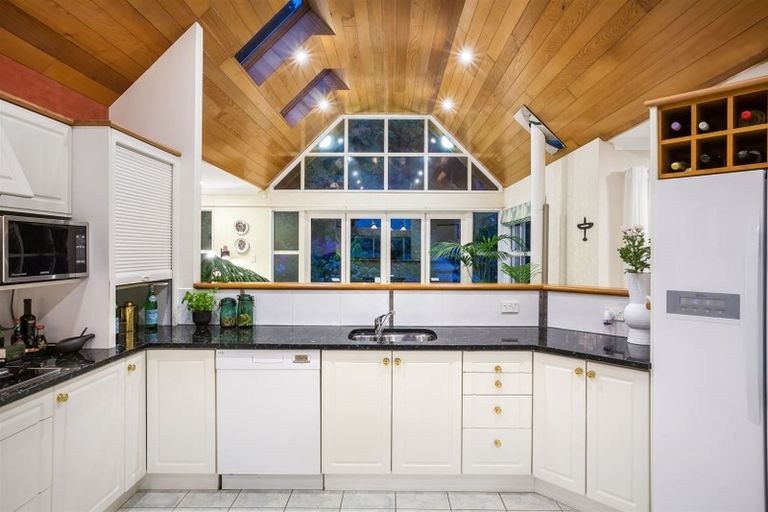 Photo of property in 13 Moana Road, Plimmerton, Porirua, 5026