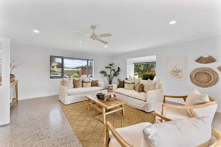 Photo of property in 7 Kaitake Place, Oakura, 4314