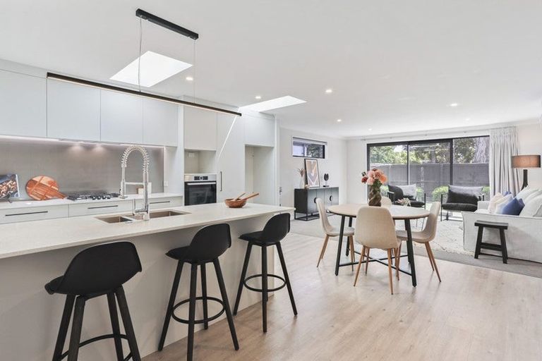 Photo of property in 12 Horoeka Street, Avonhead, Christchurch, 8042