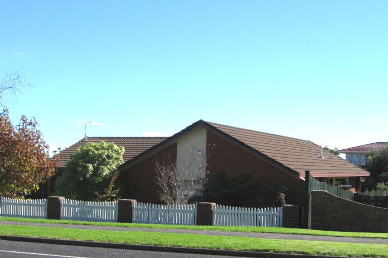 Photo of property in 112 Hutchinsons Road, Bucklands Beach, Auckland, 2014