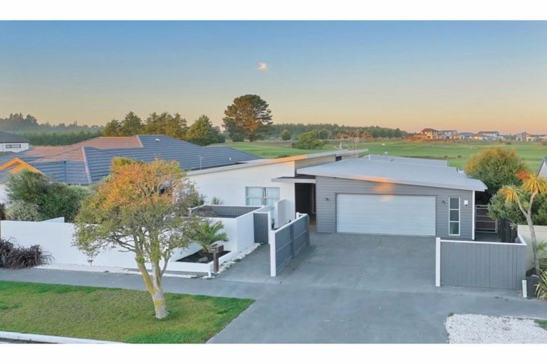 Photo of property in 546 Bower Avenue, Parklands, Christchurch, 8083