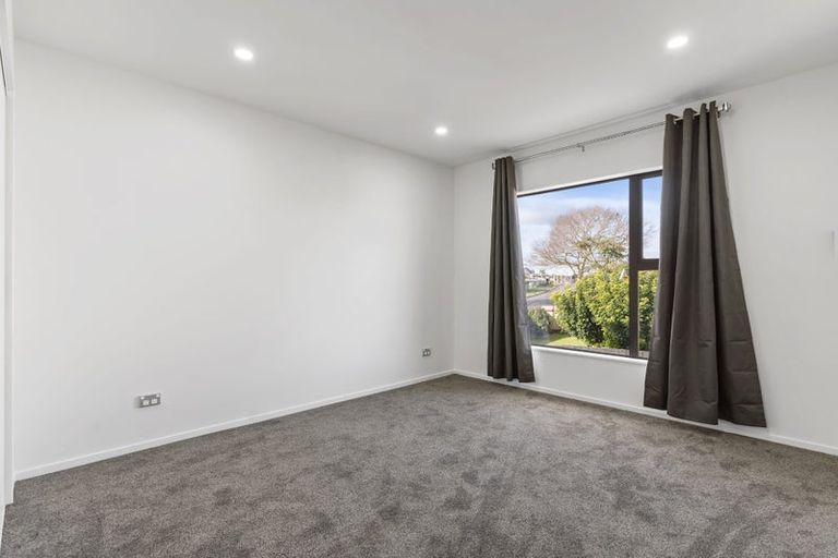 Photo of property in 2b Melleray Place, Randwick Park, Auckland, 2105