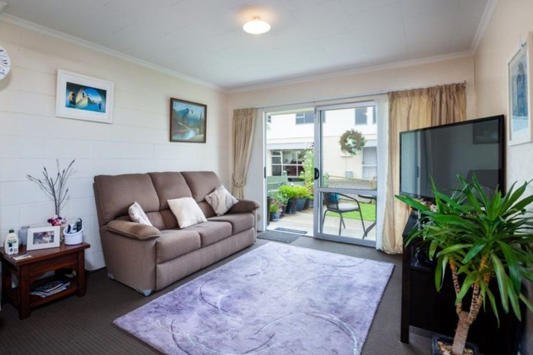 Photo of property in 232/3a Carrington Street, Vogeltown, New Plymouth, 4310