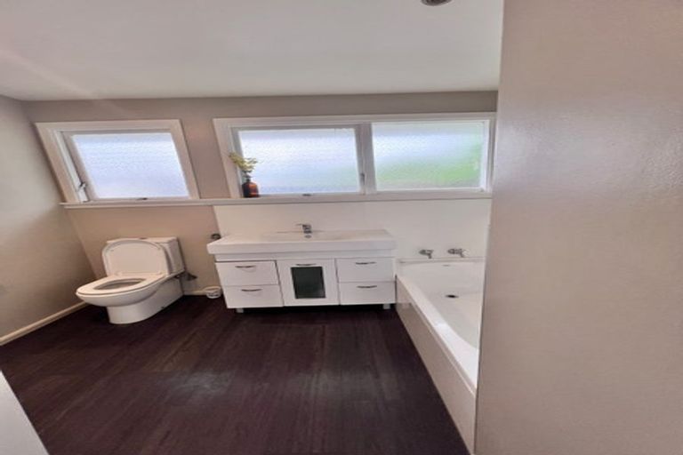 Photo of property in 5 Skerten Avenue, Hornby, Christchurch, 8042