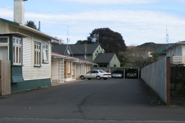 Photo of property in 2/1171 Victoria Street, Whitiora, Hamilton, 3200