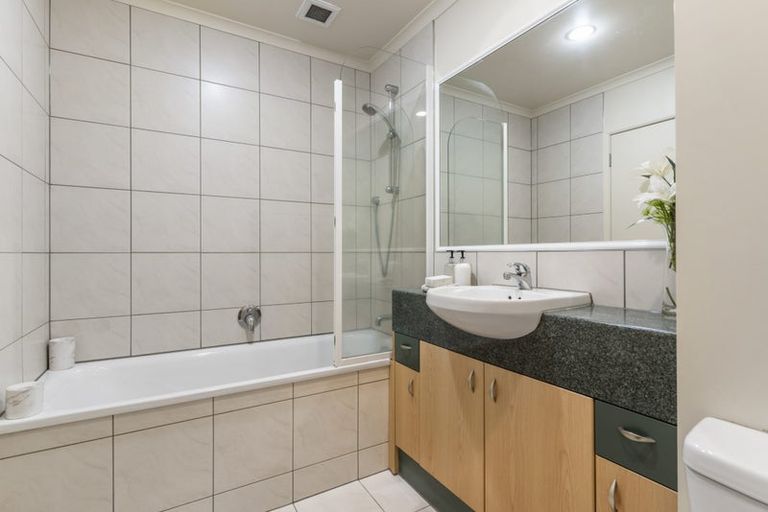 Photo of property in 2c/7-11 Bute Road, Browns Bay, Auckland, 0630