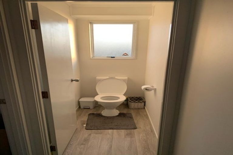 Photo of property in 1/45 Everglade Drive, Goodwood Heights, Auckland, 2105