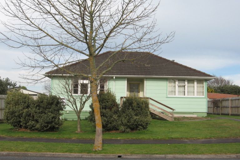 Photo of property in 8 Sare Crescent, Fairfield, Hamilton, 3214