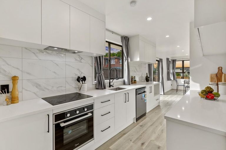 Photo of property in 38 Meilland Place, Glen Eden, Auckland, 0602