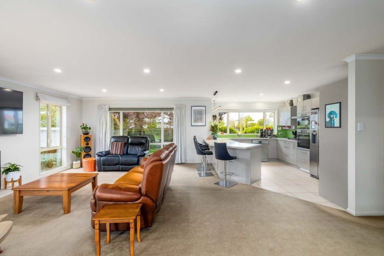 Photo of property in 8 Napoleon Close, Harewood, Christchurch, 8051