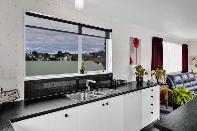 Photo of property in 17 Smeaton Road, Bell Block, New Plymouth, 4312