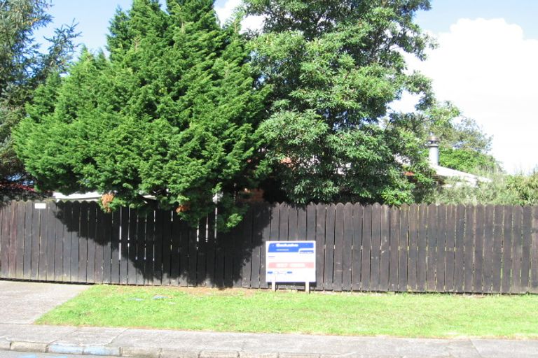 Photo of property in 72 Riverpark Crescent, Henderson, Auckland, 0610