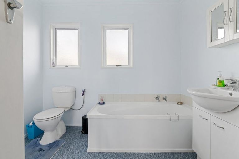 Photo of property in 2 Shelley Crescent, Stoke, Nelson, 7011