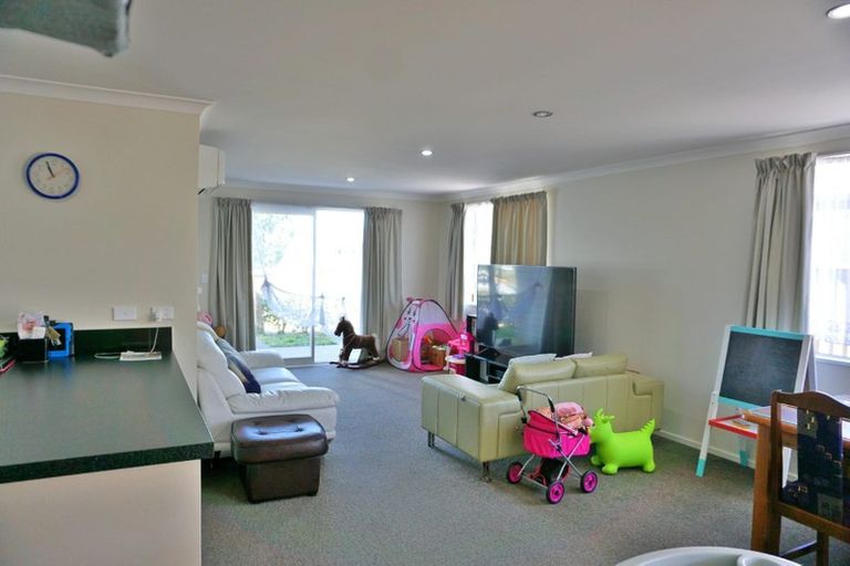Photo of property in 22 Pounamu Place, Pegasus, 7612
