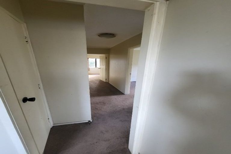 Photo of property in 1/40 Hollyford Drive, Clover Park, Auckland, 2105