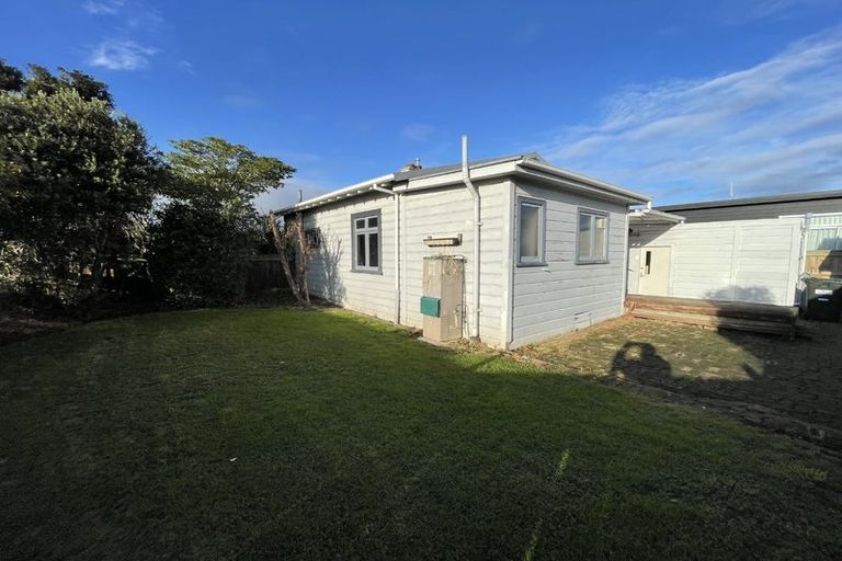 Photo of property in 17 Haydon Street, Roslyn, Palmerston North, 4414