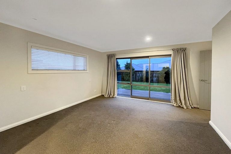 Photo of property in 7 Monaco Grove, Fitzherbert, Palmerston North, 4410