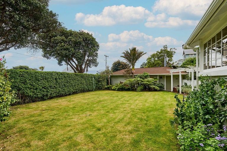 Photo of property in 339 Muritai Road, Eastbourne, Lower Hutt, 5013