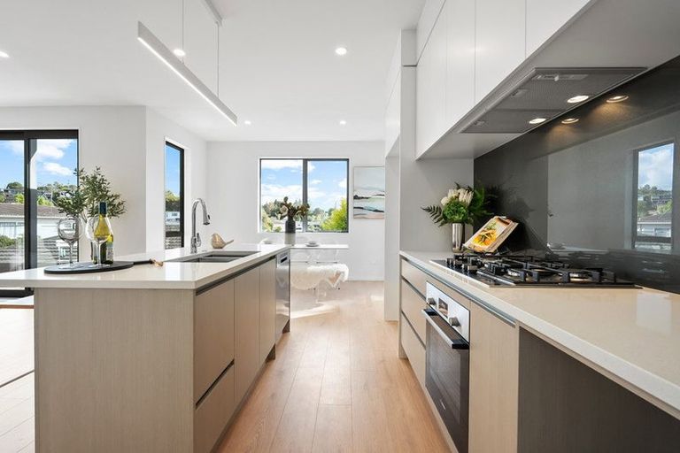 Photo of property in 144a Oaktree Avenue, Browns Bay, Auckland, 0630