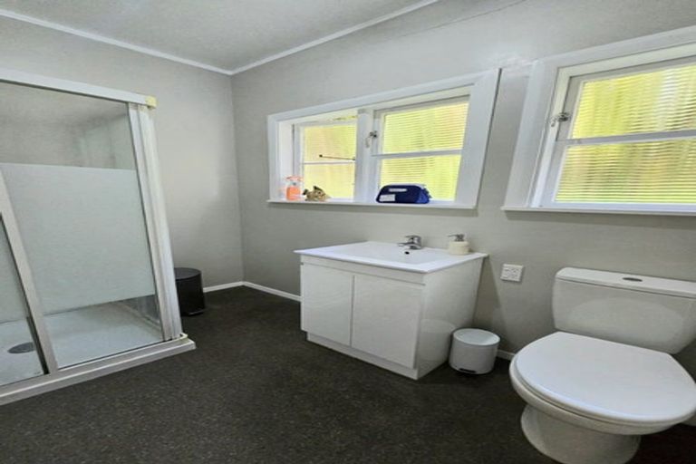Photo of property in 28 The Drive, Tawa, Wellington, 5028
