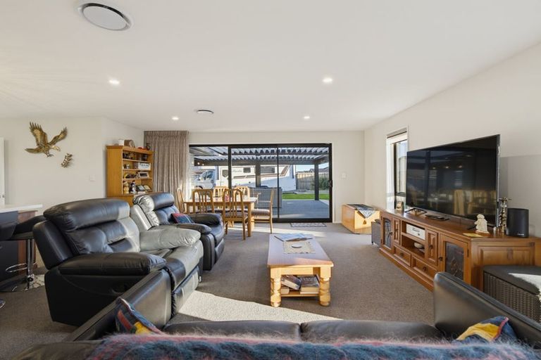 Photo of property in 52 Hilton Drive, Amberley, 7410