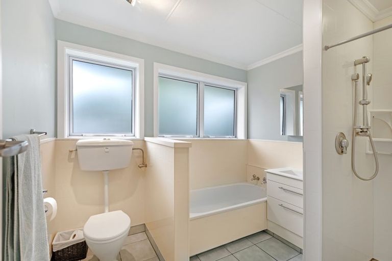 Photo of property in 52 John F Kennedy Drive, Milson, Palmerston North, 4414