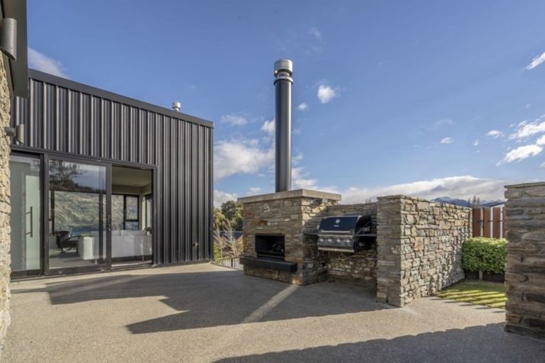 Photo of property in 3 Westview Road, Wanaka, 9305