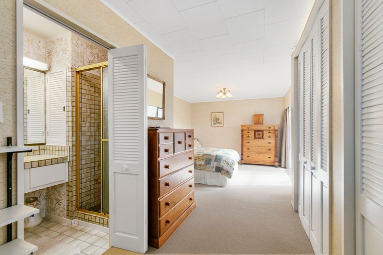 Photo of property in 13a Norton Park Avenue, Fairfield, Lower Hutt, 5011