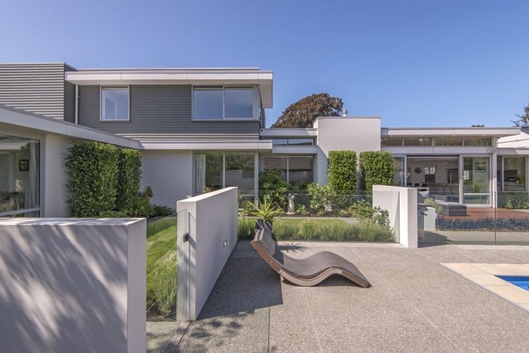 Photo of property in 25 Garreg Road, Fendalton, Christchurch, 8052