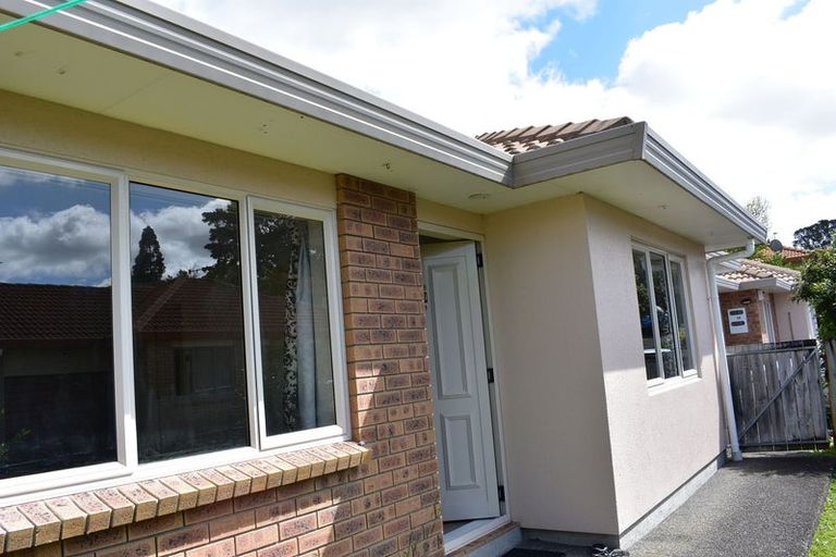 Photo of property in 9/43 Fruitvale Road, New Lynn, Auckland, 0600