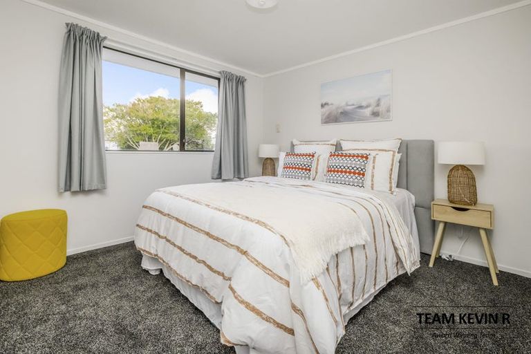 Photo of property in 2/27 Scott Road, Papakura, 2110