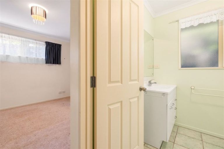 Photo of property in 28 View Ridge Drive, Ranui, Auckland, 0612