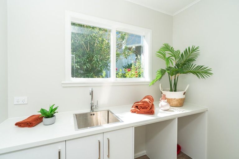 Photo of property in 3 Grenfell Drive, Karori, Wellington, 6012