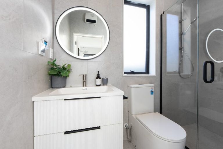 Photo of property in 3a Pendlebury Street, Green Bay, Auckland, 0604