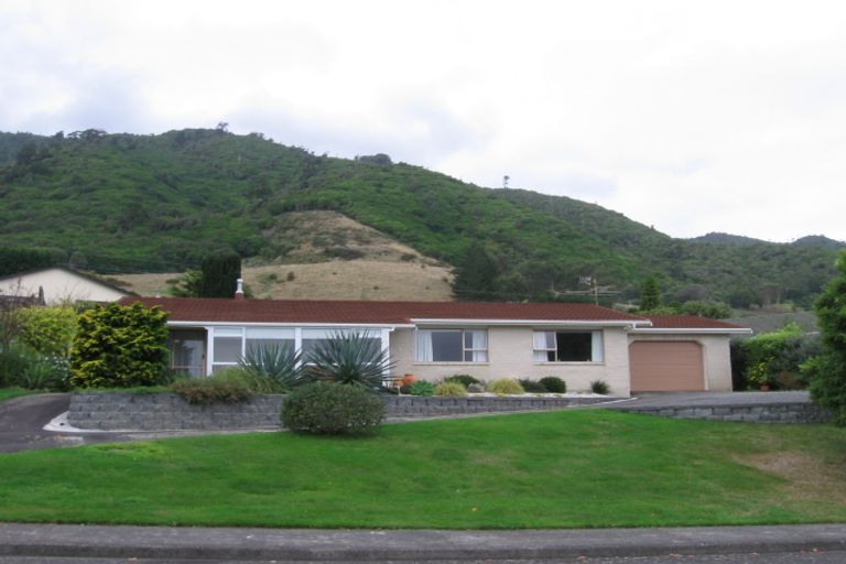 Photo of property in 137 Winara Avenue, Waikanae, 5036