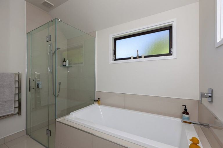 Photo of property in 9-11 Rosebank Grove, Waikanae, 5036