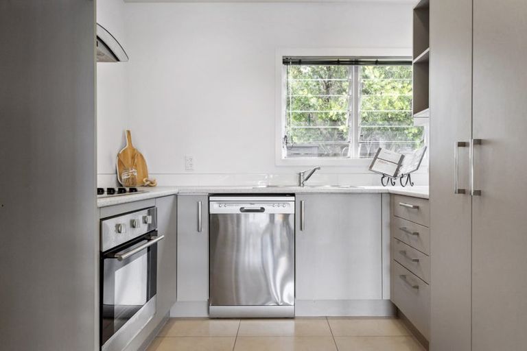 Photo of property in 5/37 Waipa Street, Birkenhead, Auckland, 0626