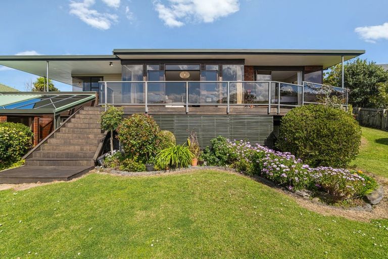 Photo of property in 146 Pacific Parade, Army Bay, Whangaparaoa, 0930