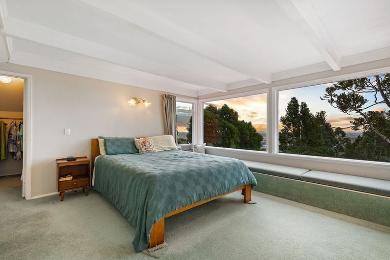 Photo of property in 42 Rangiwai Road, Titirangi, Auckland, 0604
