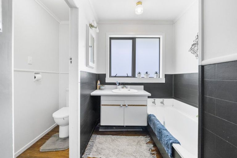 Photo of property in 415 Kirihau Road, Koru, New Plymouth, 4374