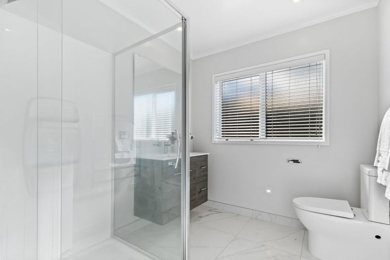 Photo of property in 5 Aro Mato Place, Huapai, Kumeu, 0810