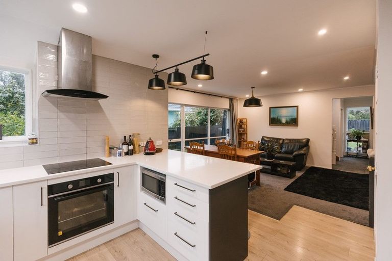Photo of property in 23b Pahiatua Street, Hokowhitu, Palmerston North, 4410
